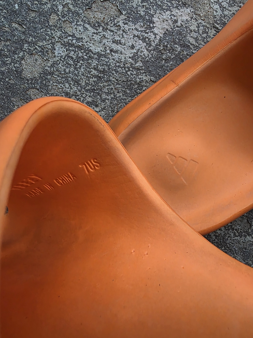 adidas Originals Orange Yeezy Slide Sandals - Picture 11 of 11
